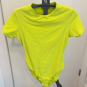 SKIMS Neon "Fits Everybody" T-shirt Size M